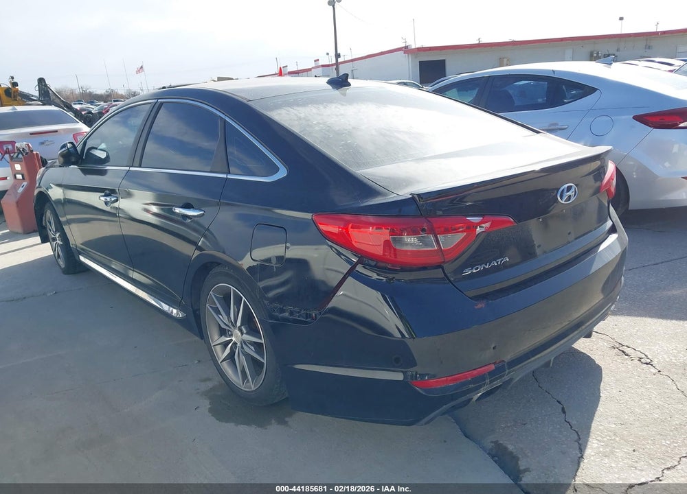 2015 HYUNDAI SONATA SPORT 2.0T VIN: 5NPE34AB2FH167637