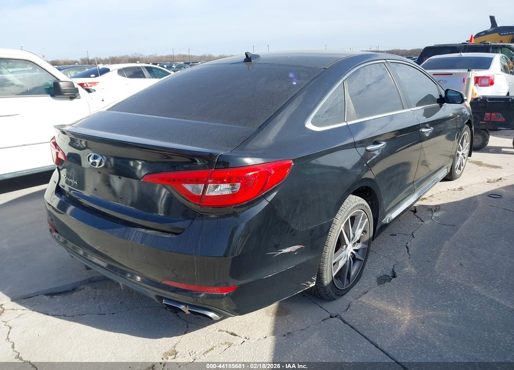 2015 HYUNDAI SONATA SPORT 2.0T VIN: 5NPE34AB2FH167637