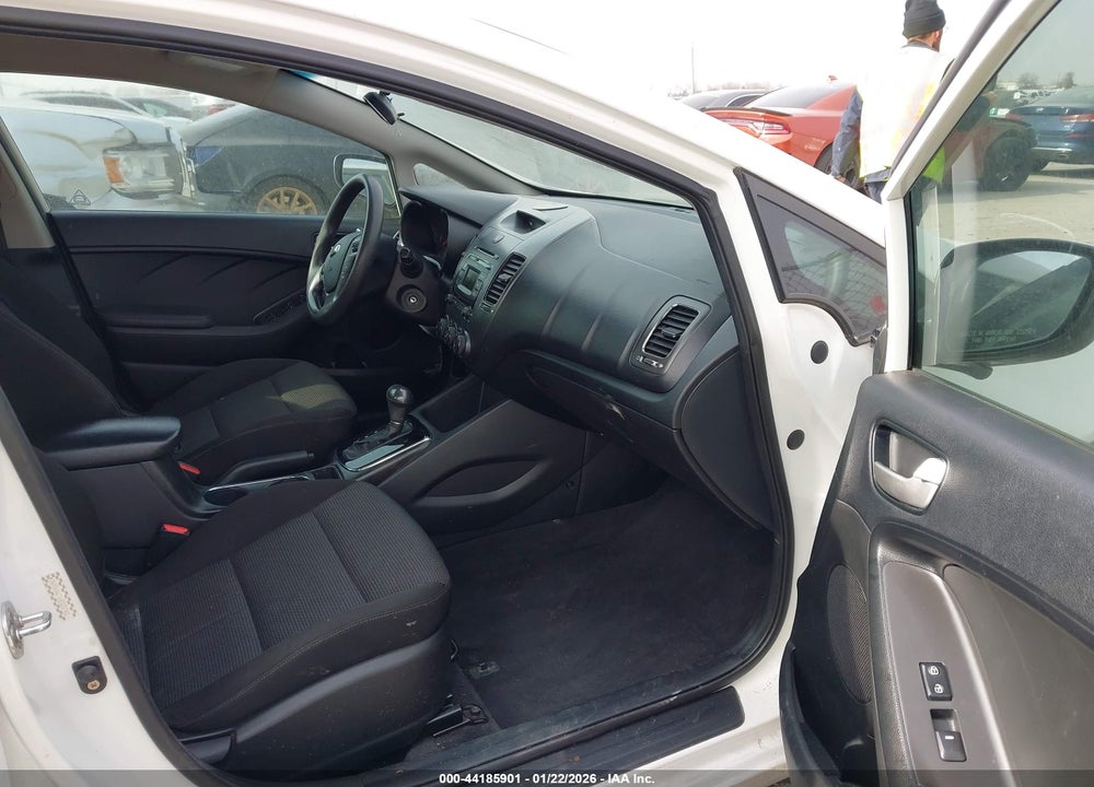 2017 KIA FORTE LX VIN: 3KPFK4A71HE025743