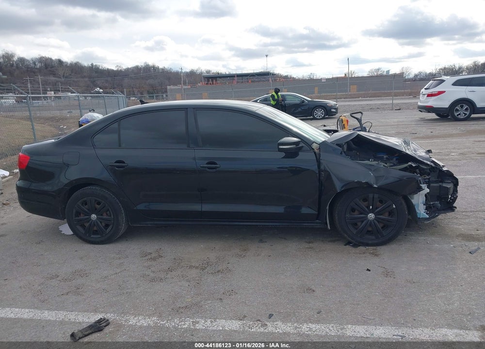2014 VOLKSWAGEN JETTA 1.8T SE VIN: 3VWB07AJ3EM441308
