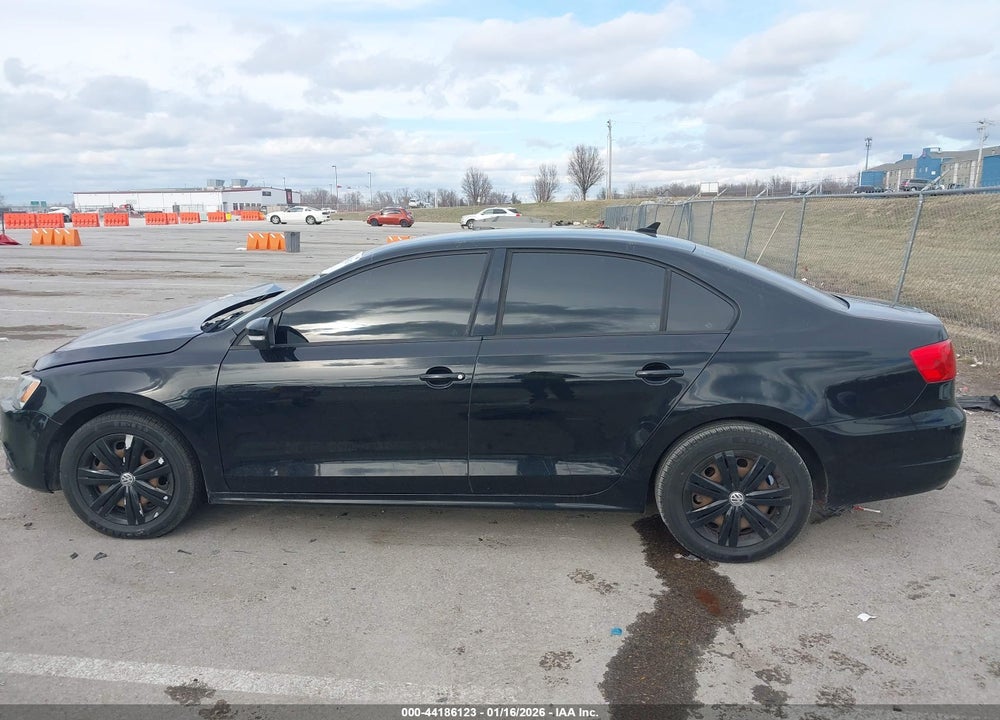 2014 VOLKSWAGEN JETTA 1.8T SE VIN: 3VWB07AJ3EM441308