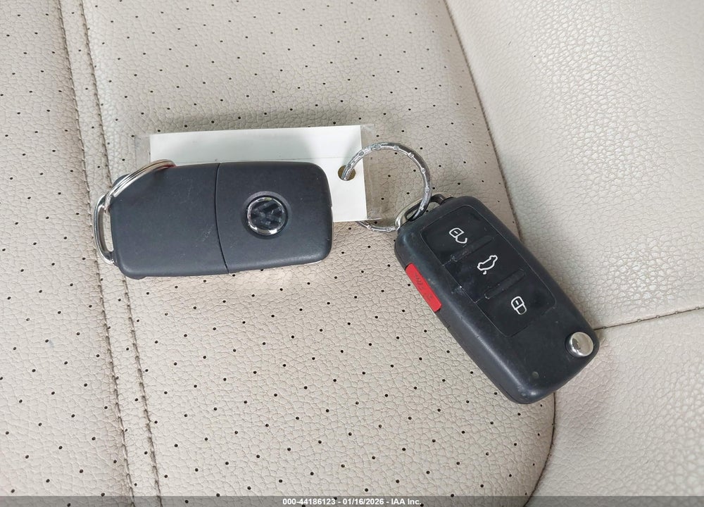 2014 VOLKSWAGEN JETTA 1.8T SE VIN: 3VWB07AJ3EM441308