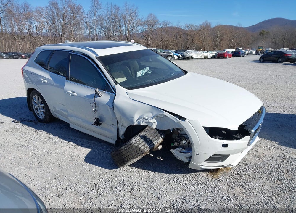 2019 VOLVO XC60 T5 MOMENTUM VIN: LYV102RK9KB196112