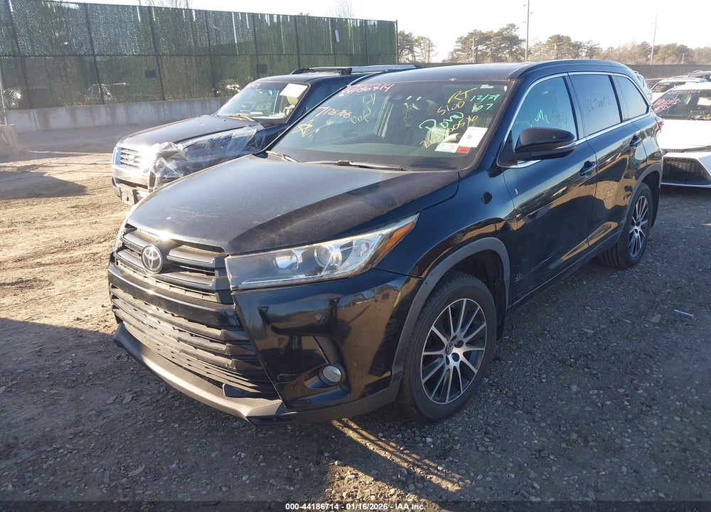 2017 TOYOTA HIGHLANDER SE VIN: 5TDJZRFH8HS432162