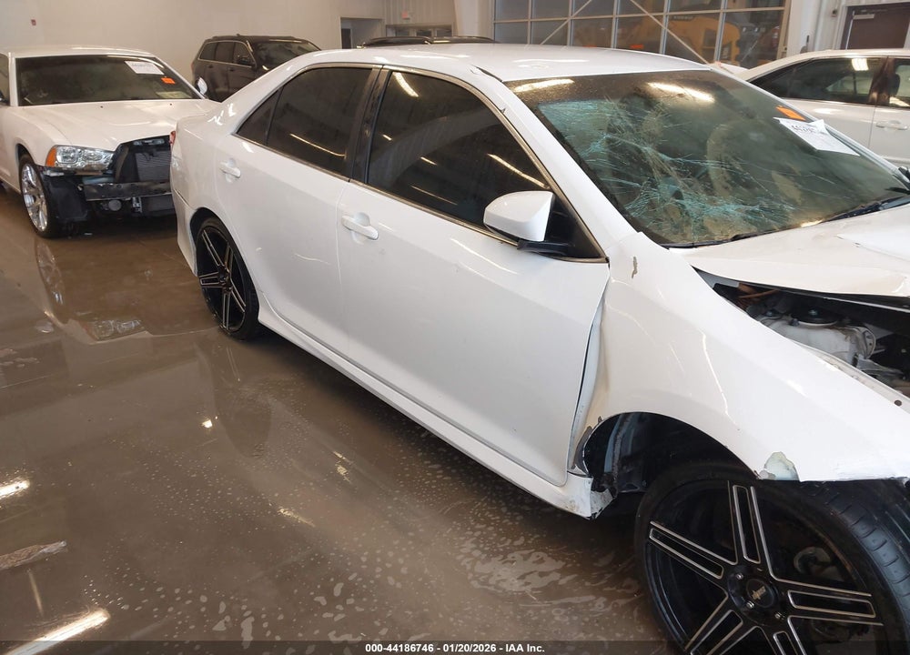 2014 TOYOTA CAMRY SE VIN: 4T1BF1FK4EU744346