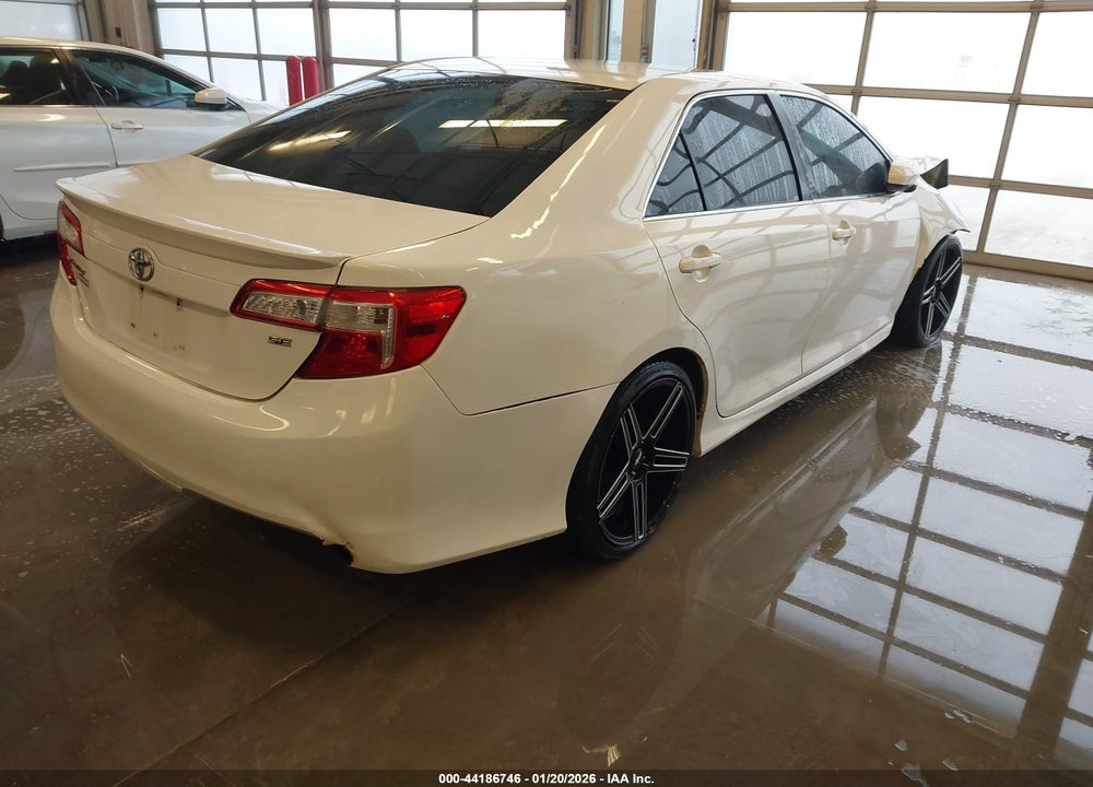 2014 TOYOTA CAMRY SE VIN: 4T1BF1FK4EU744346