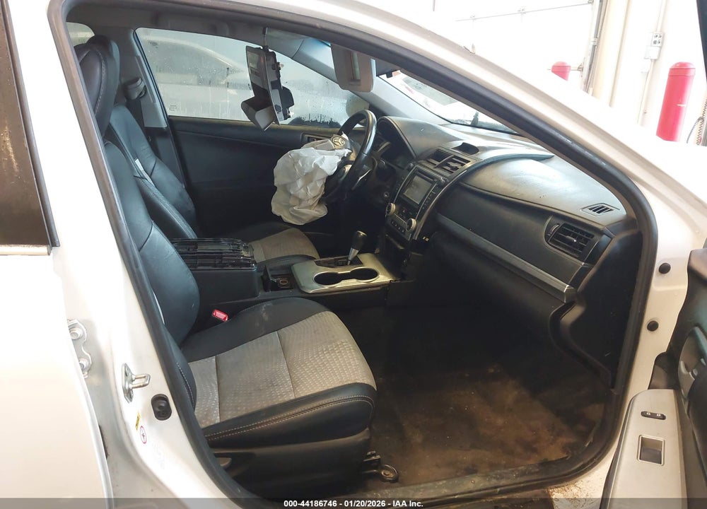 2014 TOYOTA CAMRY SE VIN: 4T1BF1FK4EU744346