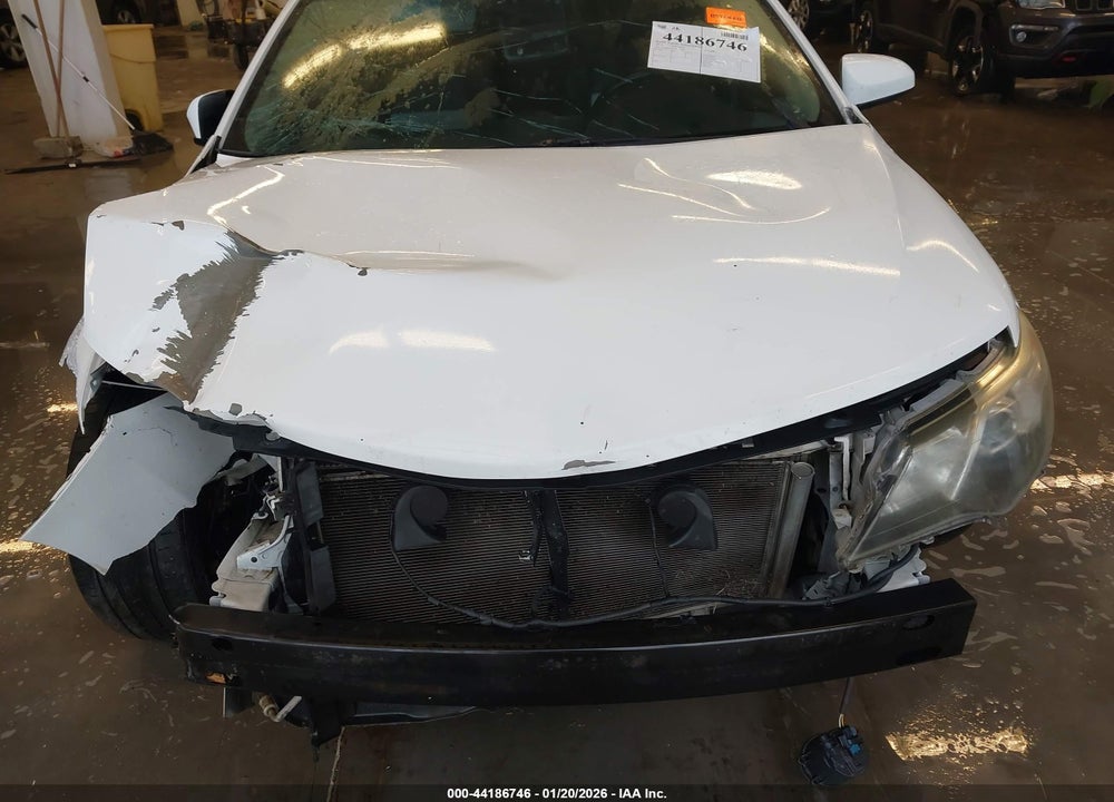 2014 TOYOTA CAMRY SE VIN: 4T1BF1FK4EU744346