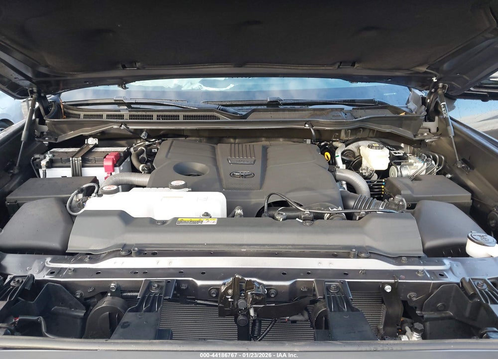 2026 TOYOTA TUNDRA LIMITED CREWMAX 5.5' BED VIN: 5TFWA5DB1TX364309