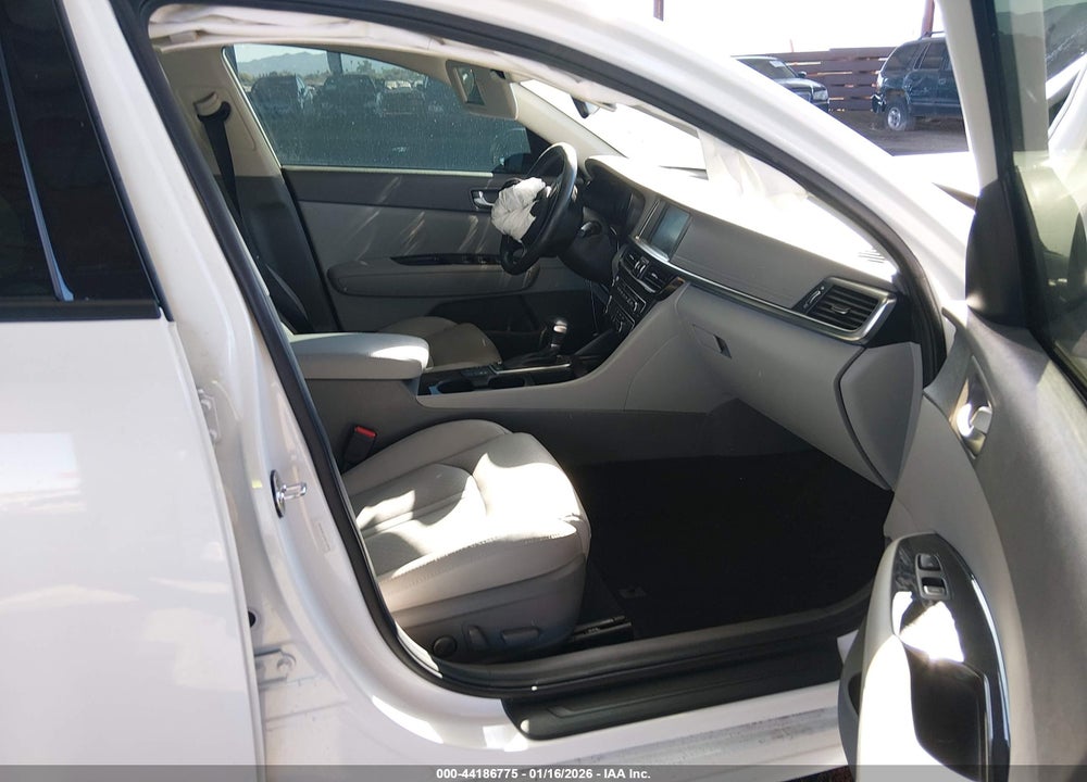2016 KIA OPTIMA EX VIN: 5XXGU4L31GG113044