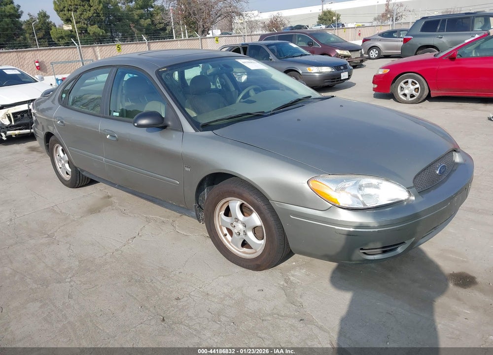 2004 FORD TAURUS SES VIN: 1FAFP55S24G190237