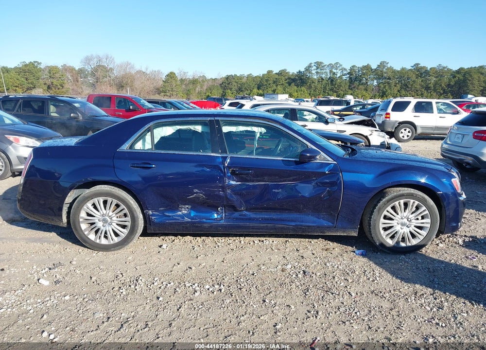 2014 CHRYSLER 300 VIN: 2C3CCARG2EH160477