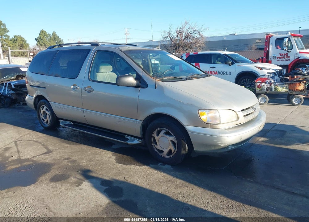 2000 TOYOTA SIENNA XLE VIN: 4T3ZF13CXYU195940