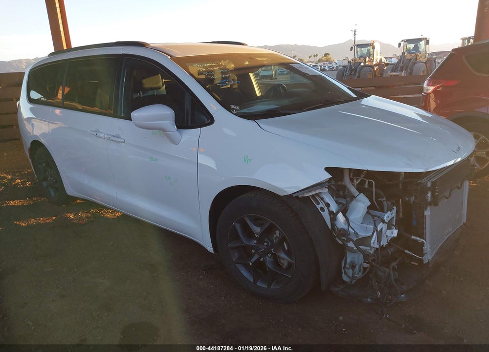 2018 CHRYSLER PACIFICA TOURING PLUS VIN: 2C4RC1FG6JR340561