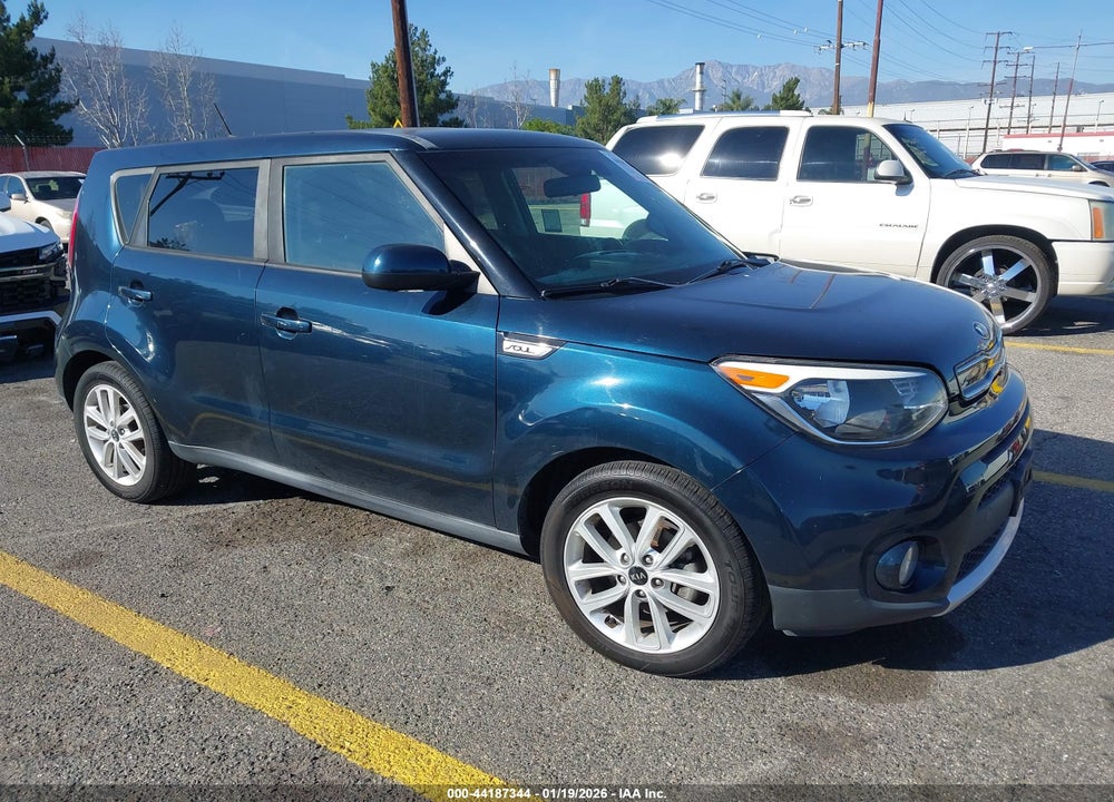 2018 KIA SOUL + VIN: KNDJP3A57J7617187