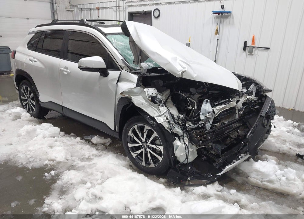 2022 TOYOTA COROLLA CROSS XLE VIN: 7MUDAABG0NV016871