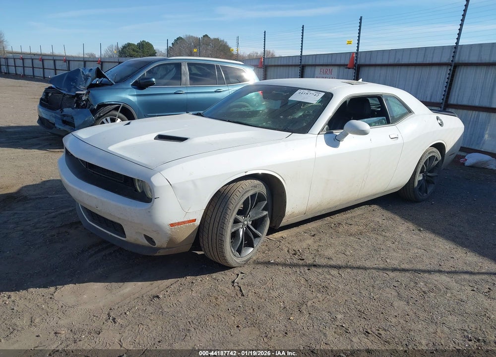 2018 DODGE CHALLENGER SXT PLUS VIN: 2C3CDZAGXJH333048