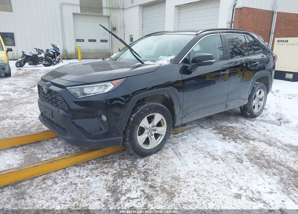 2021 TOYOTA RAV4 XLE VIN: 2T3P1RFV6MW176894