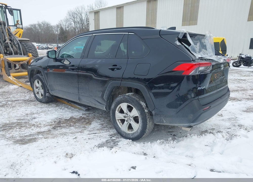2021 TOYOTA RAV4 XLE VIN: 2T3P1RFV6MW176894