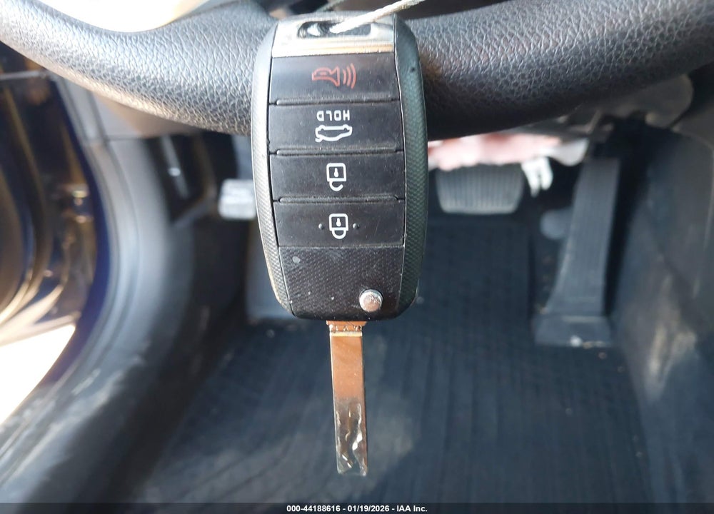 2019 KIA OPTIMA VIN: 5XXGT4L37KG344817
