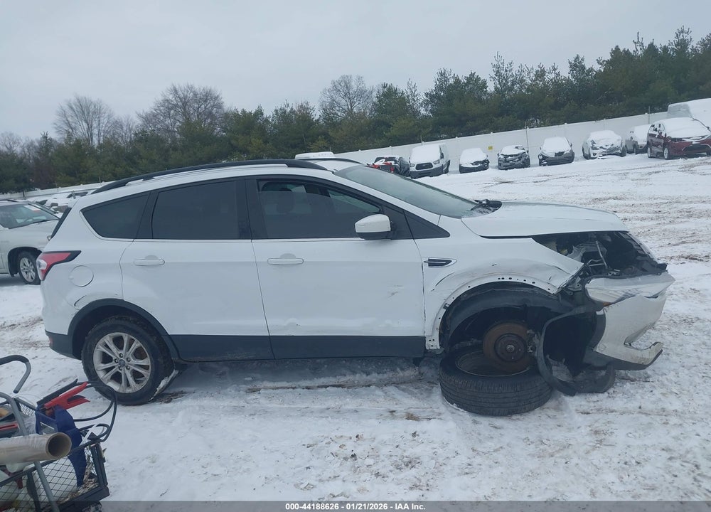 2018 FORD ESCAPE SE VIN: 1FMCU9GDXJUD41782