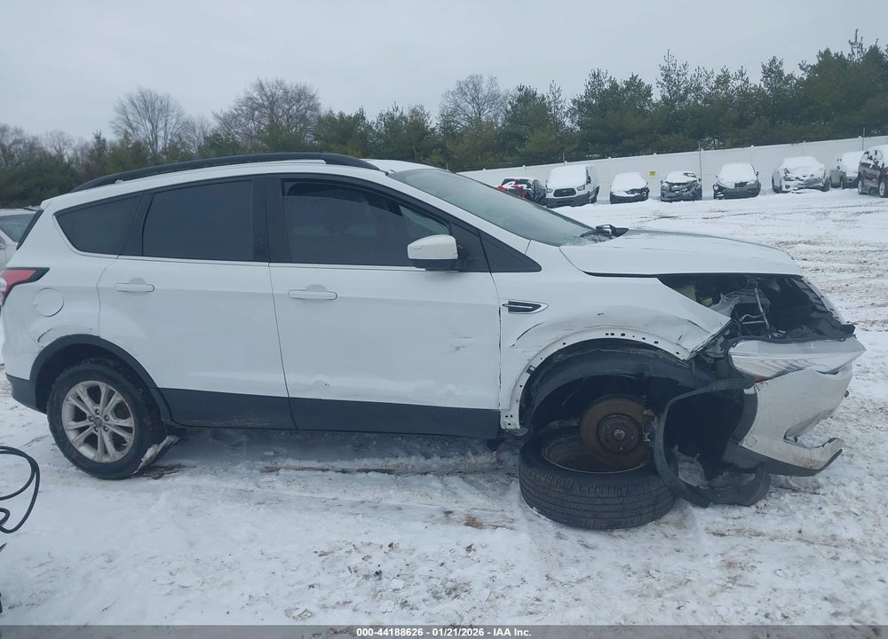 2018 FORD ESCAPE SE VIN: 1FMCU9GDXJUD41782