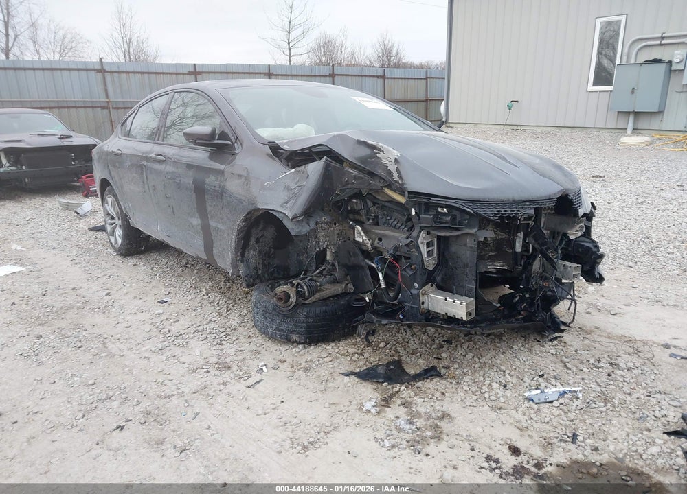 2016 CHRYSLER 200 S VIN: 1C3CCCBB9GN132826