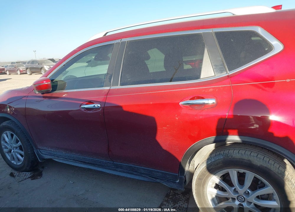 2020 NISSAN ROGUE SV FWD VIN: 5N1AT2MT9LC717832