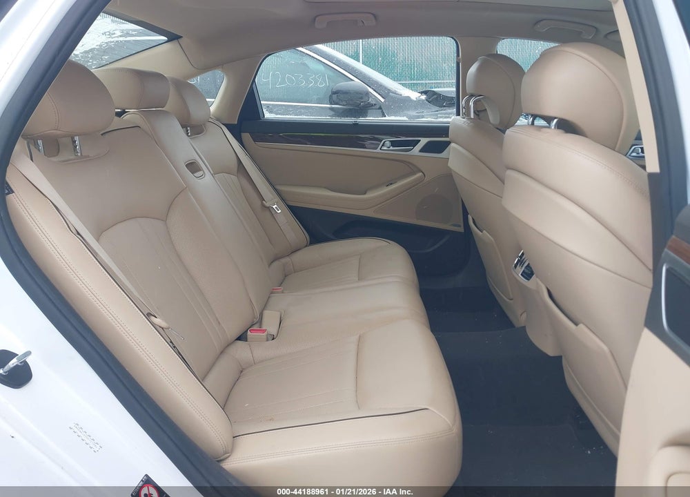 2016 HYUNDAI GENESIS 3.8 VIN: KMHGN4JE2GU121094