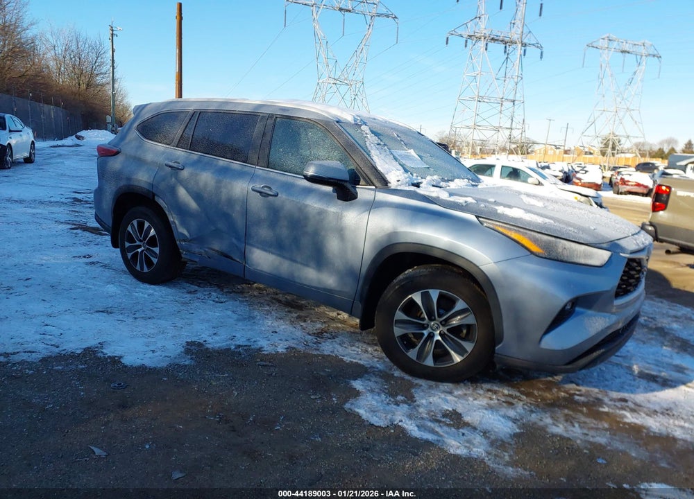 2023 TOYOTA HIGHLANDER XLE VIN: 5TDKDRBH9PS016824