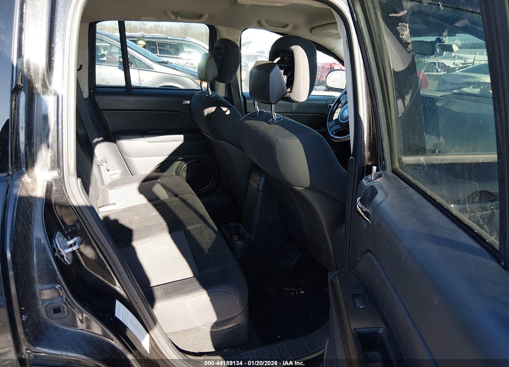 2011 JEEP COMPASS VIN: 1J4NT1FBXBD192190