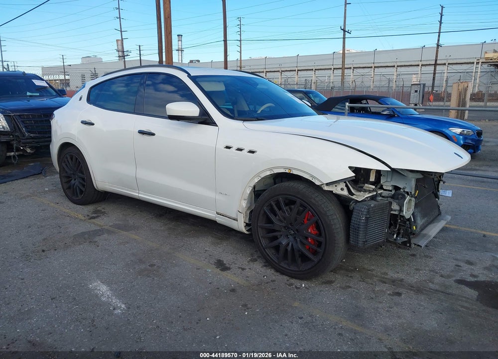 2018 MASERATI LEVANTE S GRANLUSSO VIN: ZN661YUL5JX275977