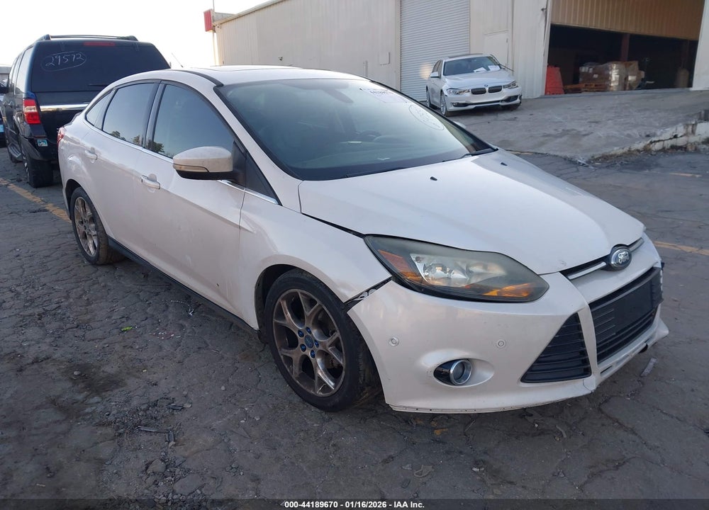 2012 FORD FOCUS TITANIUM VIN: 1FAHP3J20CL428059