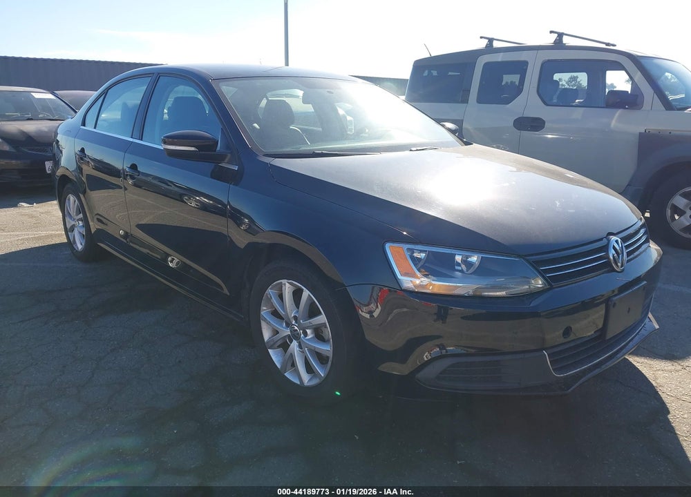 2014 VOLKSWAGEN JETTA 1.8T SE VIN: 3VWD17AJ7EM325325