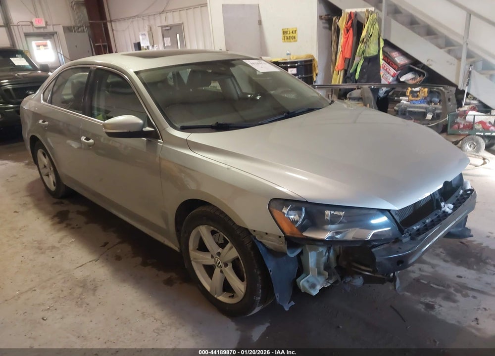 2013 VOLKSWAGEN PASSAT 2.0L TDI SE VIN: 1VWBN7A38DC035608
