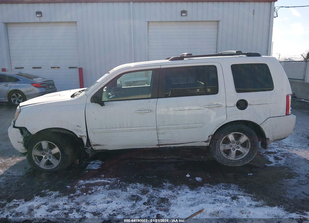 2009 HONDA PILOT EX-L VIN: 5FNYF48569B044866