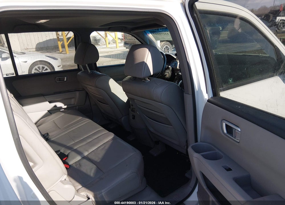 2009 HONDA PILOT EX-L VIN: 5FNYF48569B044866