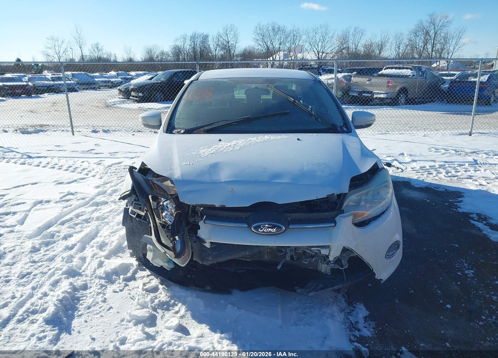 2014 FORD FOCUS SE VIN: 1FADP3F2XEL412087