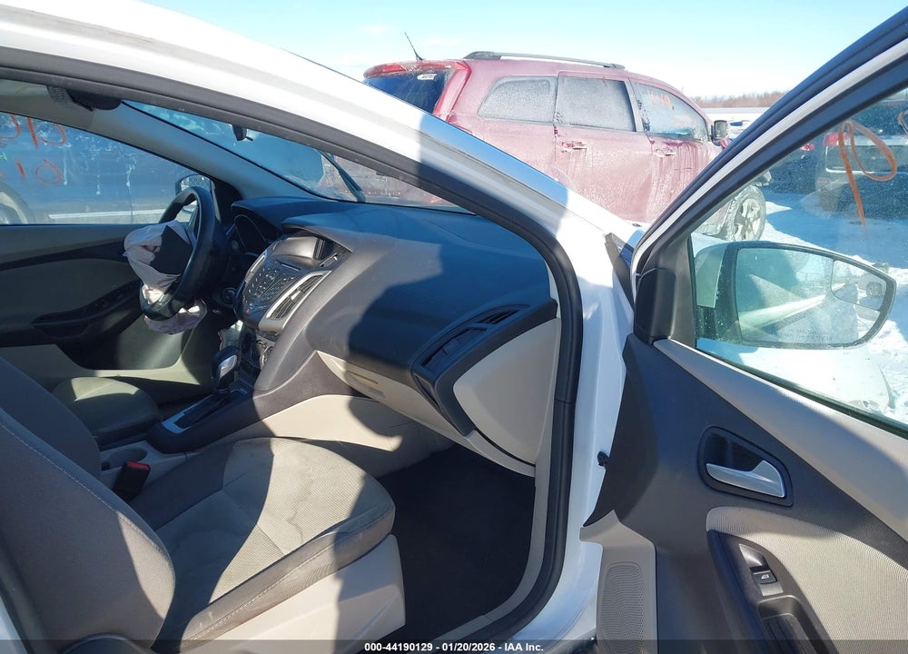 2014 FORD FOCUS SE VIN: 1FADP3F2XEL412087