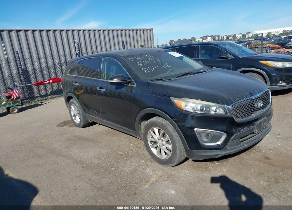 2016 KIA SORENTO 2.4L L VIN: 5XYPG4A34GG030701