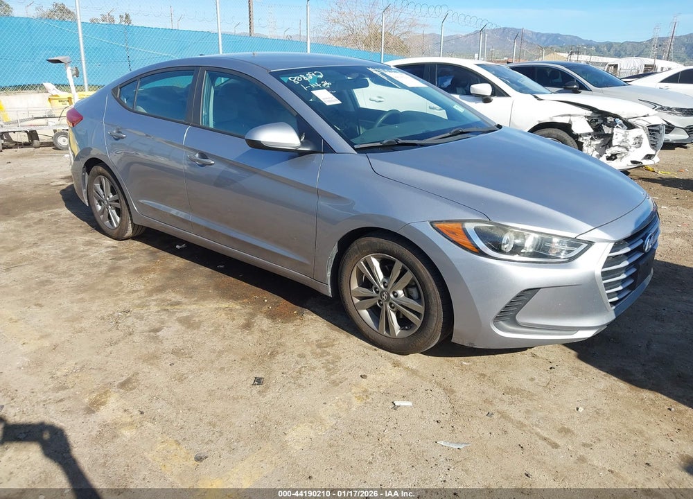 2017 HYUNDAI ELANTRA SE VIN: 5NPD84LF6HH098497