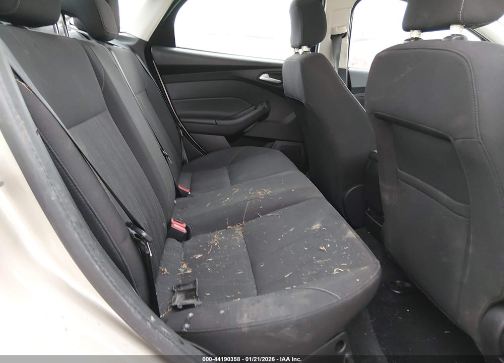 2018 FORD FOCUS SE VIN: 1FADP3F22JL292411