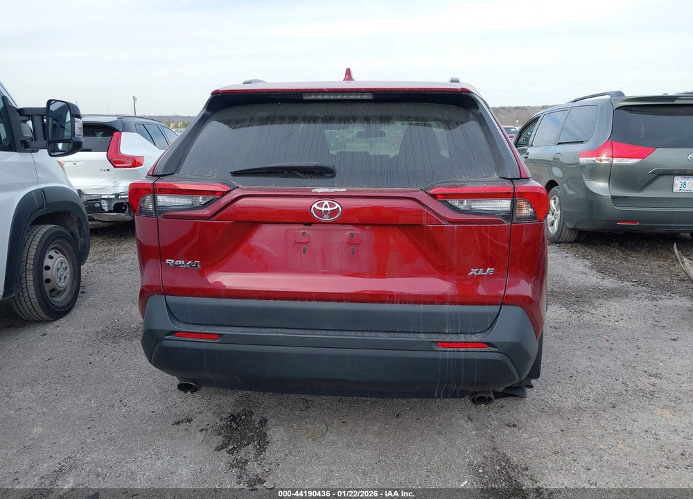 2020 TOYOTA RAV4 XLE VIN: 2T3W1RFV2LC055209