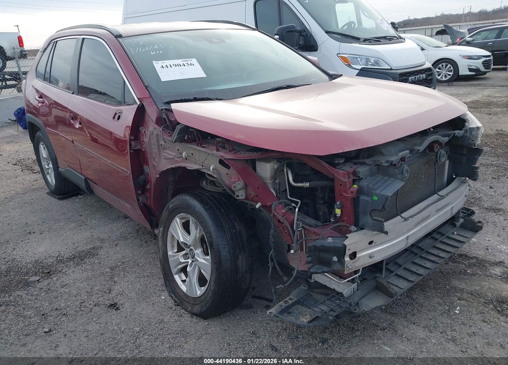 2020 TOYOTA RAV4 XLE VIN: 2T3W1RFV2LC055209