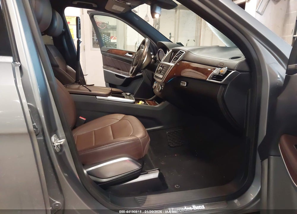 2016 MERCEDES-BENZ GL 550 4MATIC VIN: 4JGDF7DEXGA665406