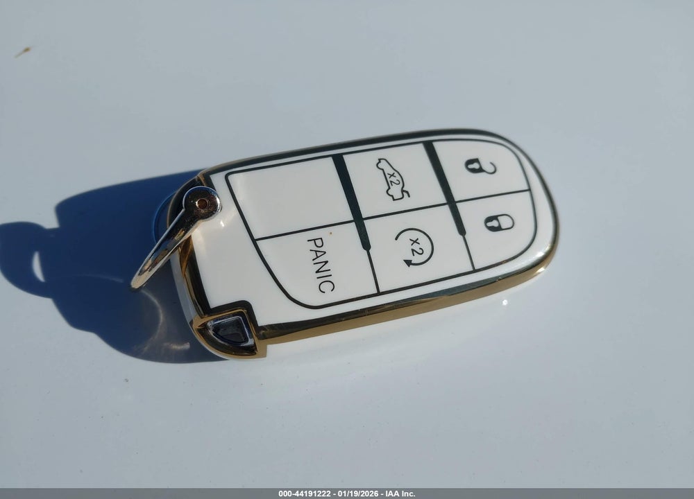 2019 JEEP CHEROKEE LATITUDE PLUS FWD VIN: 1C4PJLLB8KD144255