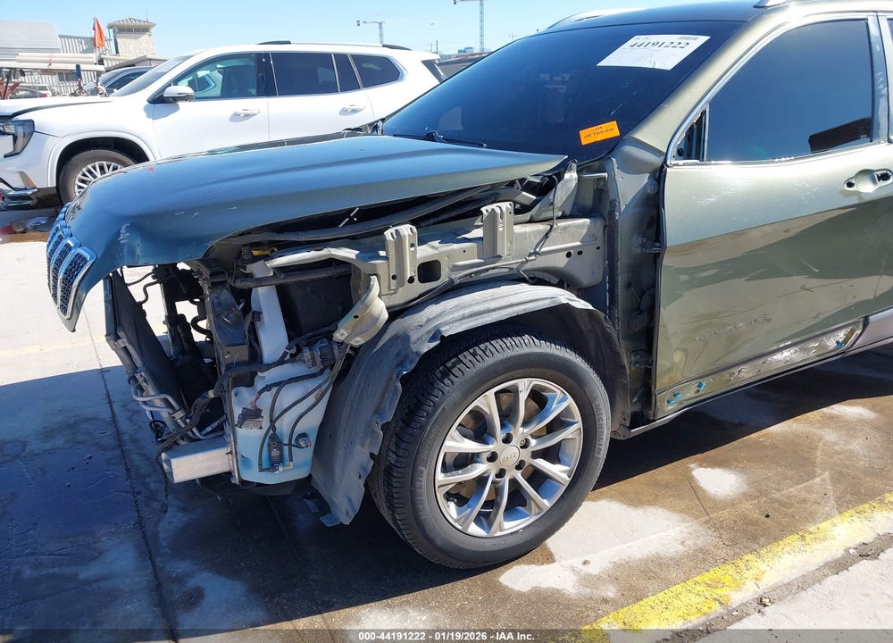2019 JEEP CHEROKEE LATITUDE PLUS FWD VIN: 1C4PJLLB8KD144255