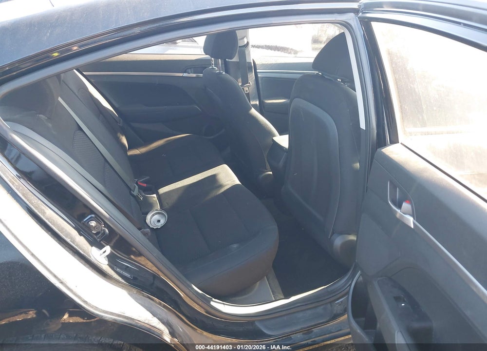 2019 HYUNDAI ELANTRA SE VIN: 5NPD74LF4KH462524