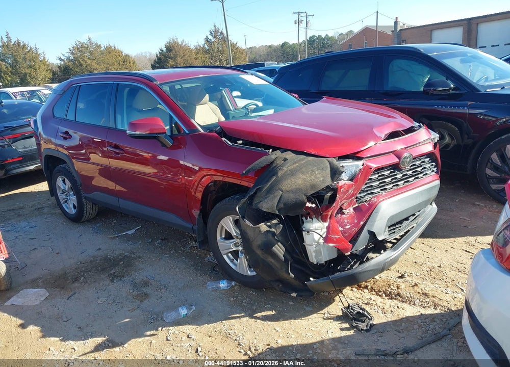 2019 TOYOTA RAV4 XLE VIN: 2T3W1RFV1KW013322