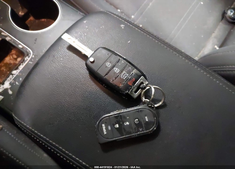 2019 KIA SORENTO 2.4L LX VIN: 5XYPG4A39KG551955